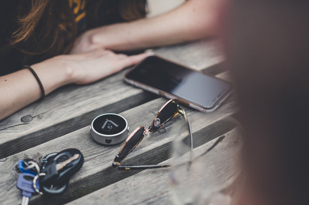 beeline-moto-metal-on-picnic-table-with-sunglasses